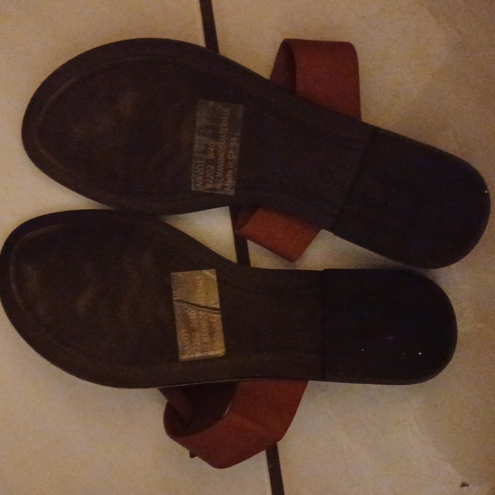 Sandles - image 4